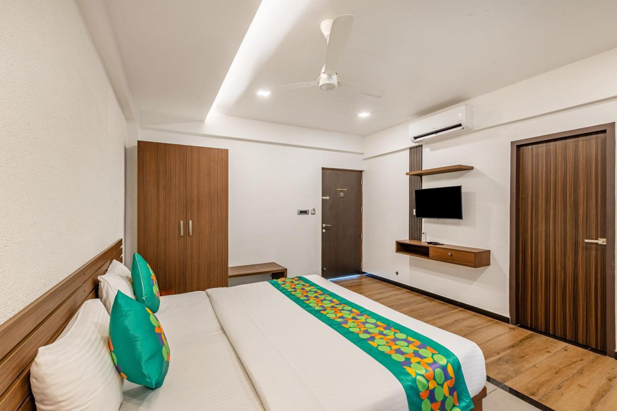 Treebo De Cloud 9 Regency Hotel Thiruvananthapuram Eksteriør billede